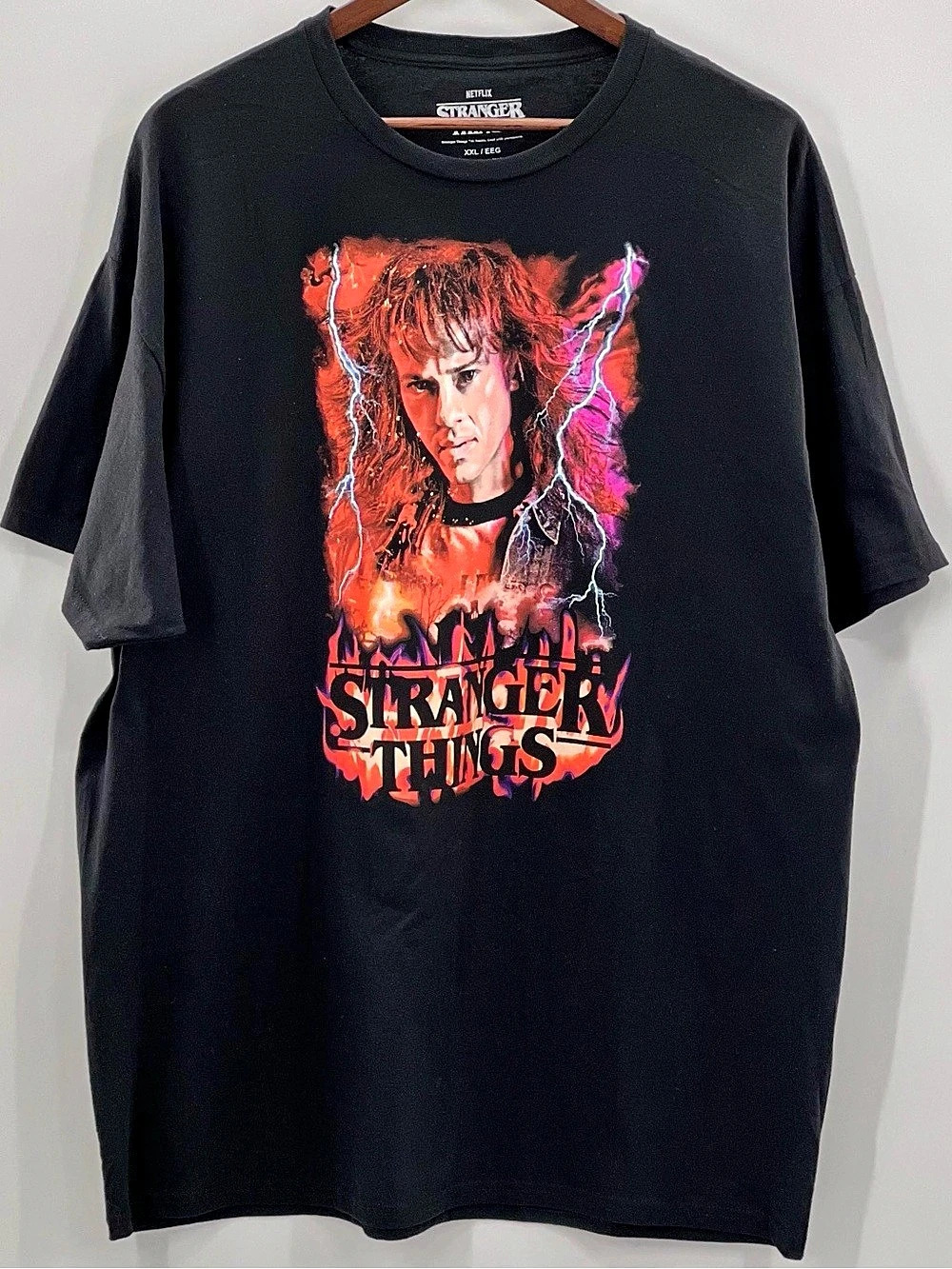 584 Netflix Stranger Things Eddie Munson Lightning T-Shirt